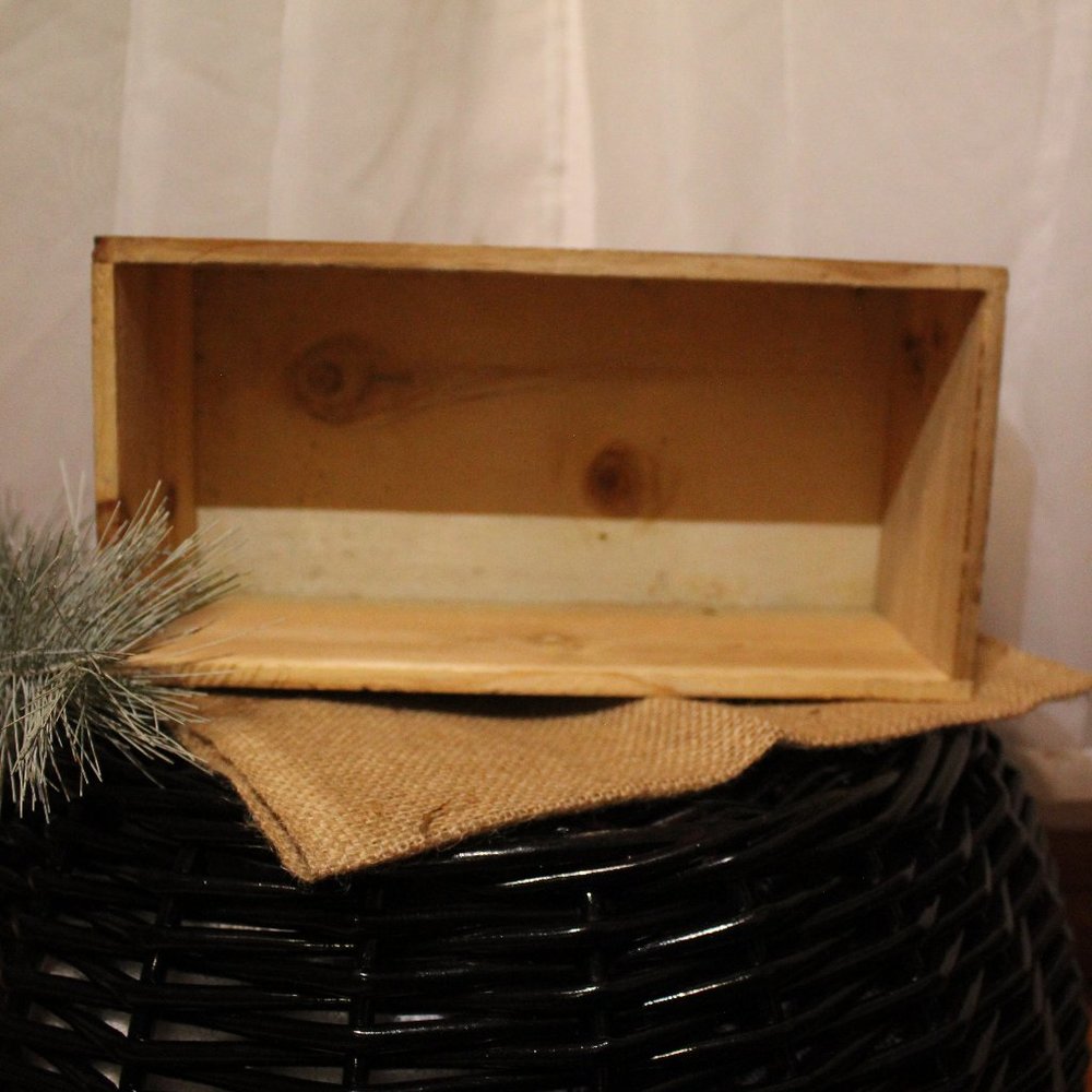 Wooden rectangular box - Picture 3 of 5